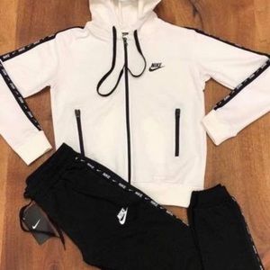 Women’s Nike jogger fit